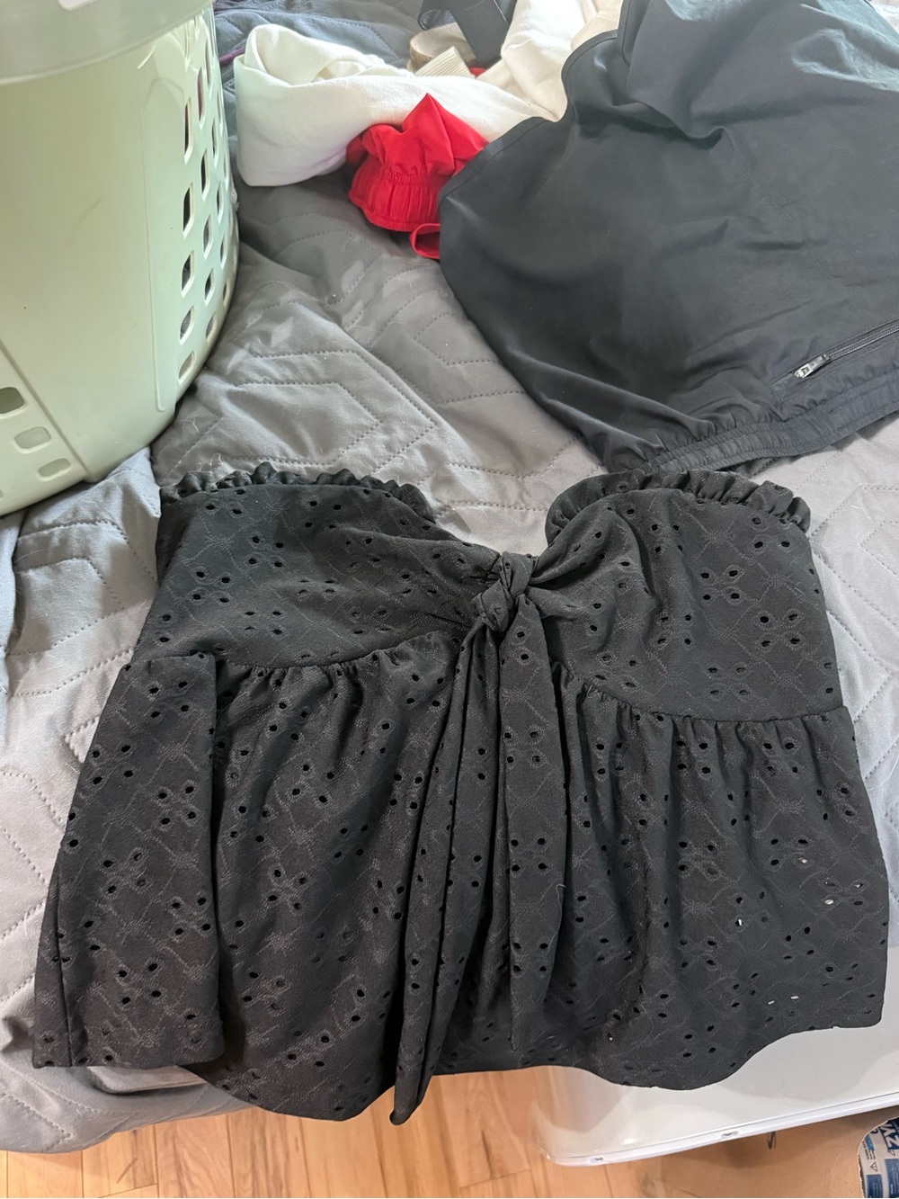 SHEIN Black Eyelet Tie-Front Strapless Tank Top